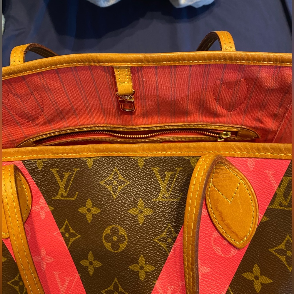 ๐ Limited Edition ๐ Louis Vuitton Grenade V Neverfull MM ๐ - Picture 8 of 15